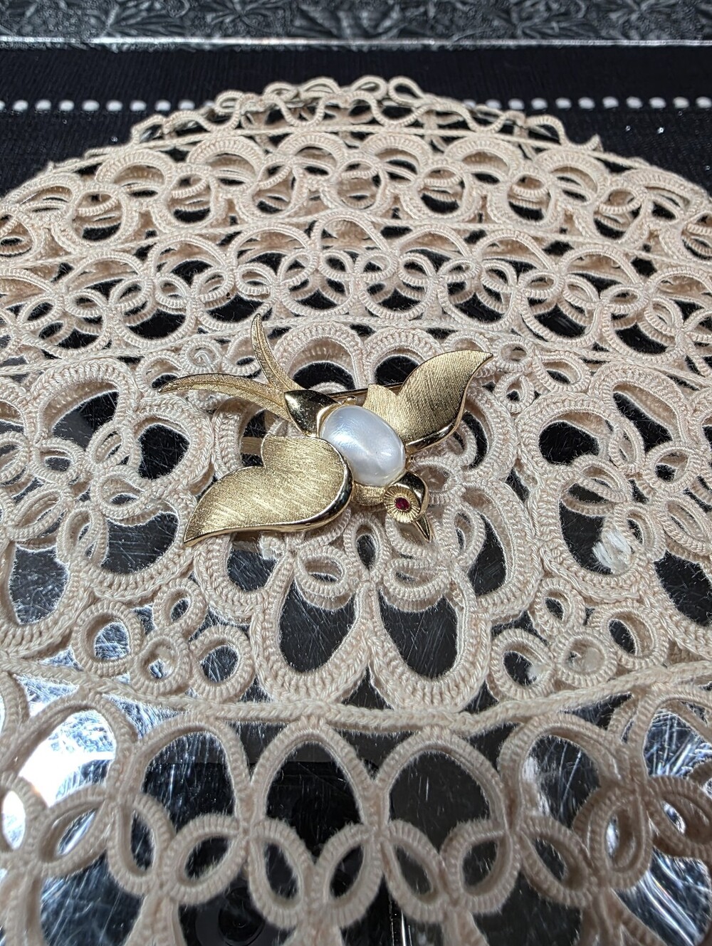 Crown Trifari Pearl Belly Alfred Phillipe Fantasies Swallow Brooch